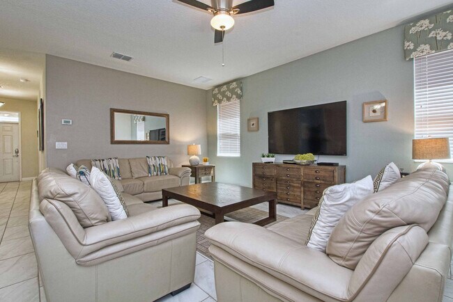 Building Photo - 9160 Scramble Dr