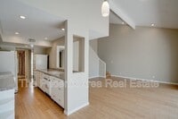Building Photo - 1143 E Sandpiper Dr