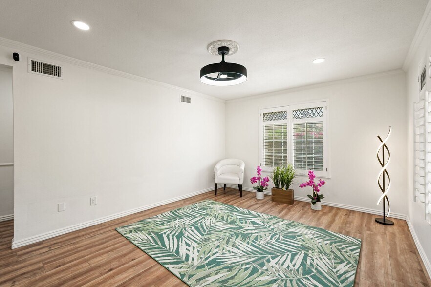 Building Photo - 27480 Cherry Creek Dr