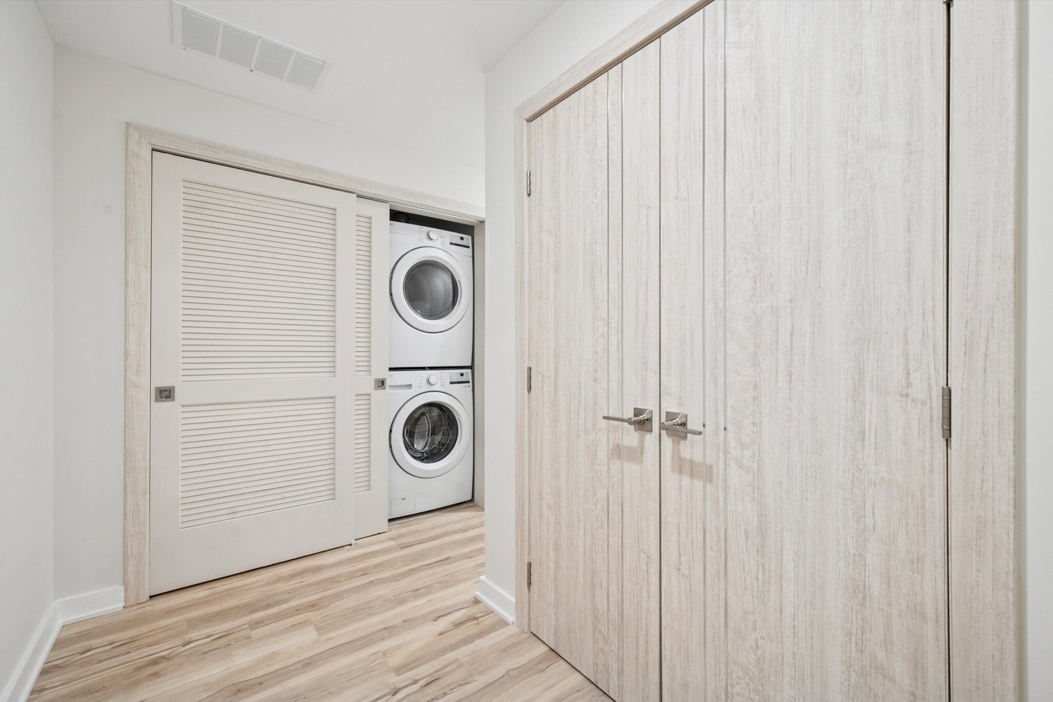 Building Photo - 3729 Lancaster Ave