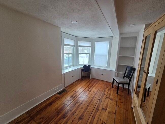 Building Photo - 223 Central St