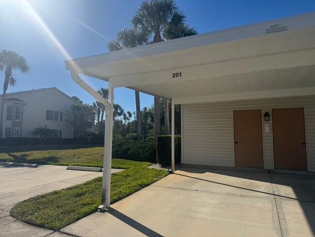 Building Photo - 202 Silver Lake Dr