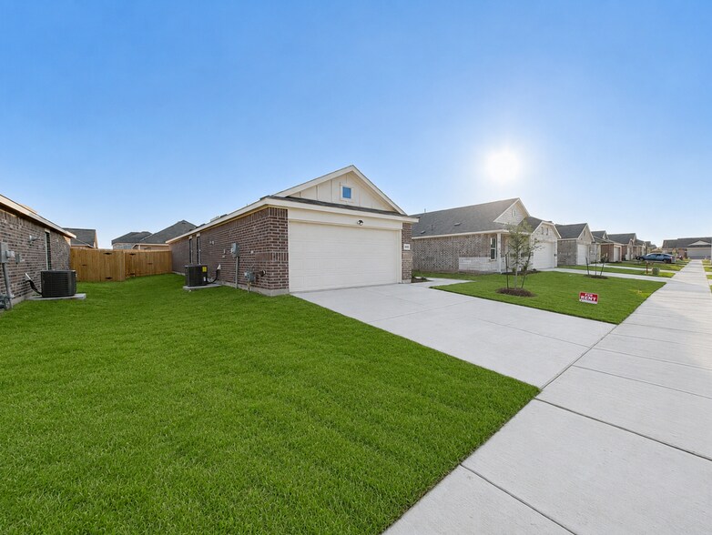 Building Photo - 1033 Cortijo Way