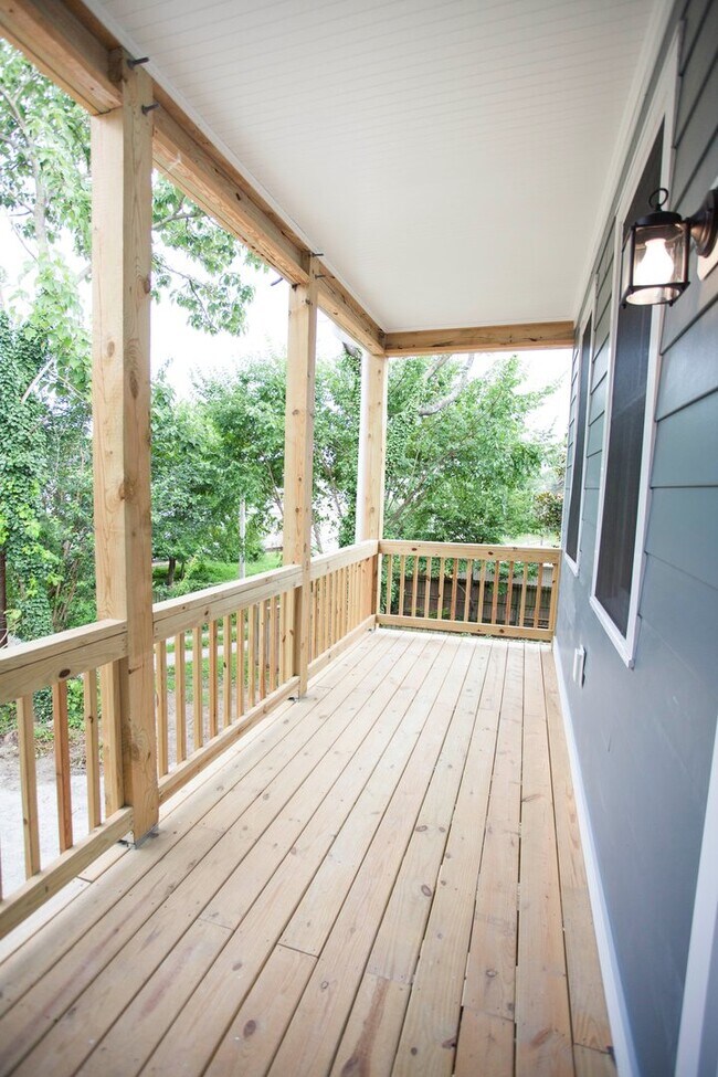 Building Photo - 613 N 21st St