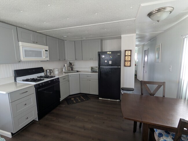 Building Photo - 1510 23rd Ave W