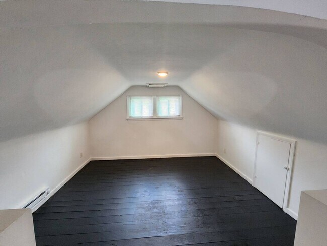 Building Photo - 3820 E.,142nd St., Cleveland, OH 44128