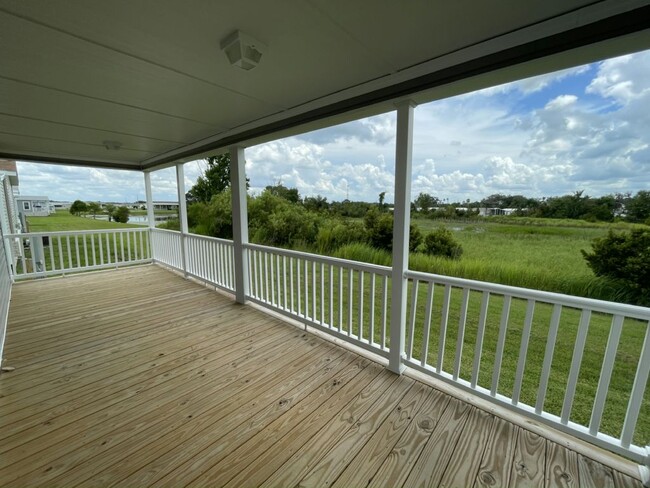 Building Photo - 34604 Ballyhoo Dr