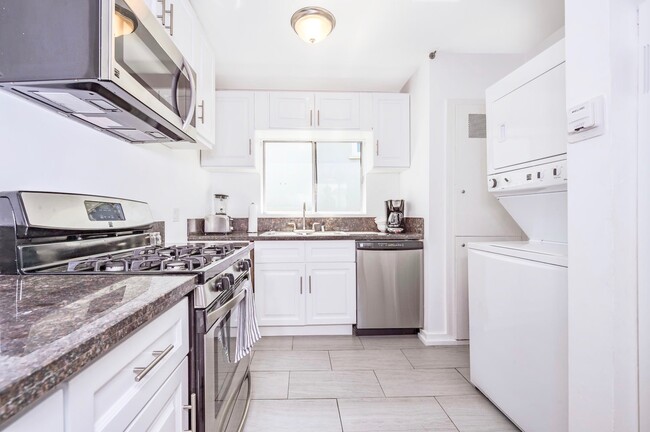 Laundry convenient in the kitchen - 35 Dudley Ave