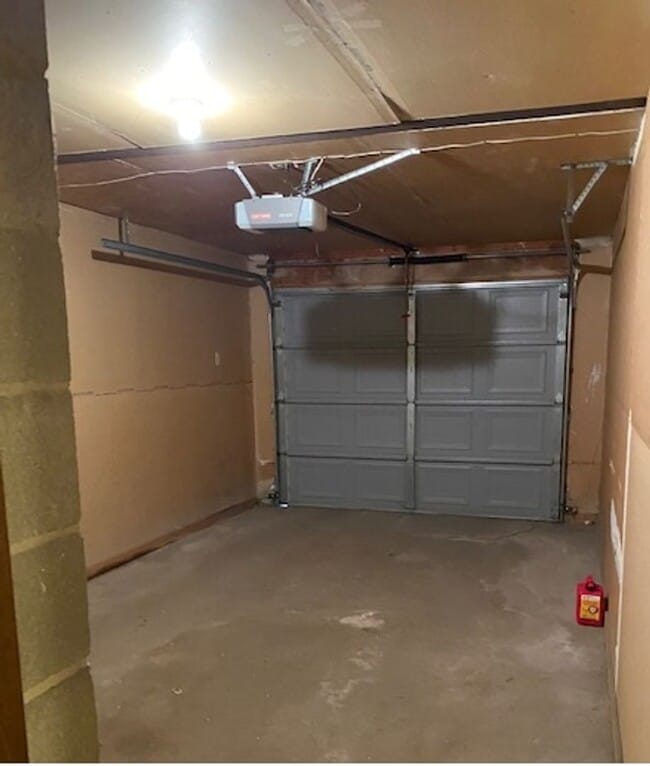 Building Photo - 3 bedroom 2 bathroom Condo Near Downtown Sanford!