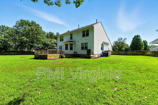 Building Photo - 6811 Dickens Ct E
