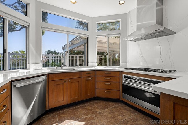 Building Photo - 4485 Sunset Bluffs Way