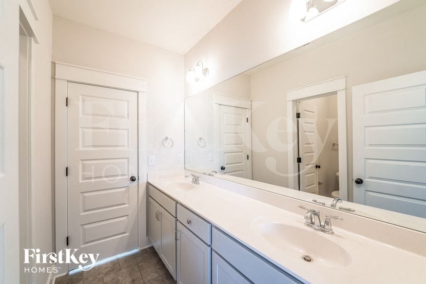 Building Photo - 3268 Chase Ct