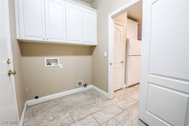 Building Photo - 9120 Ripple Ridge Ave