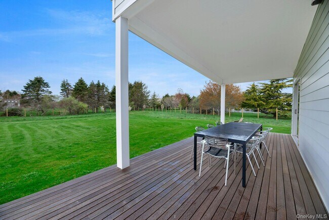 Building Photo - 420 Old Farm Rd