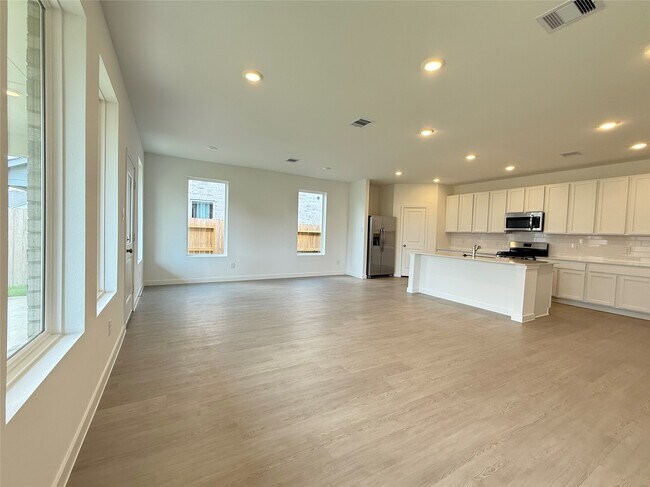 Building Photo - 16539 Mesquite Fld Dr