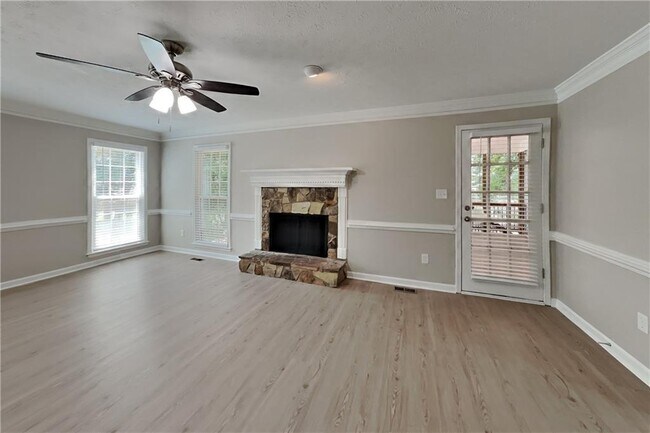 Building Photo - 385 Deerwood Dr