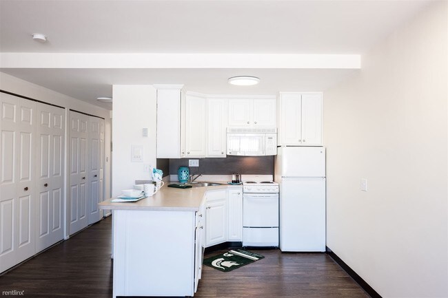 Building Photo - 223 Delta St