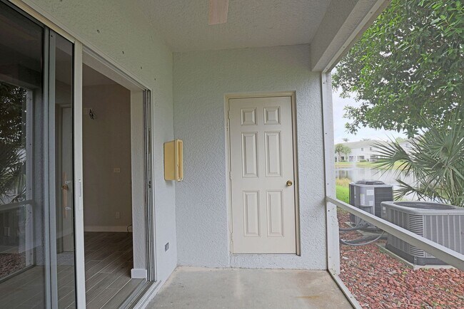 Building Photo - Cypress Landing 10067