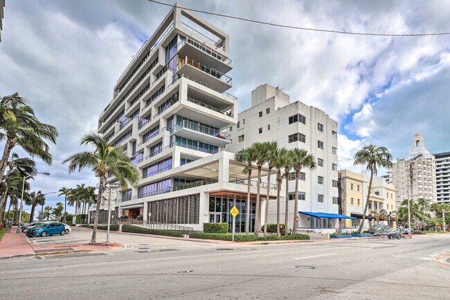 Building Photo - 3700 Collins Ave