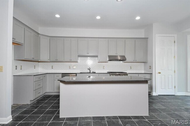 Building Photo - 20 Brighton Way