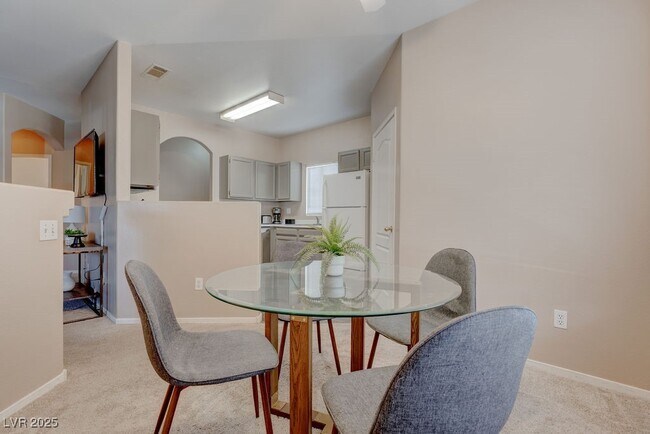 Building Photo - 5525 W Flamingo Rd