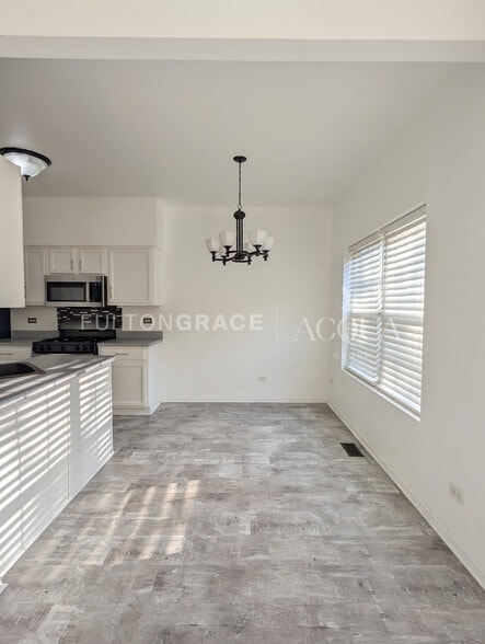 Building Photo - 2551 Oak Tree Ln