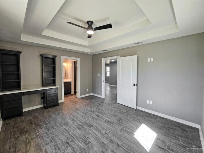 Building Photo - 18 S Raul Longoria Rd