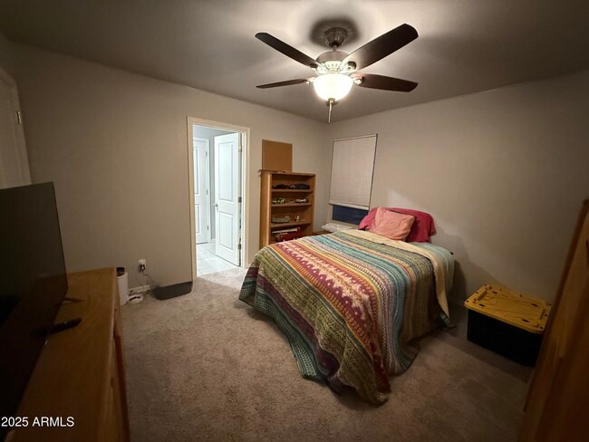 Building Photo - 6014 E Helios Dr