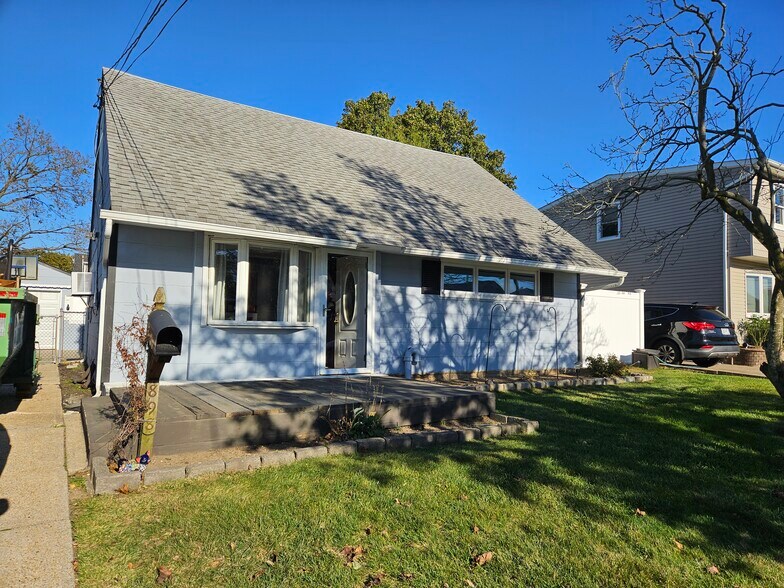 Building Photo - 898 Bowling Green Dr