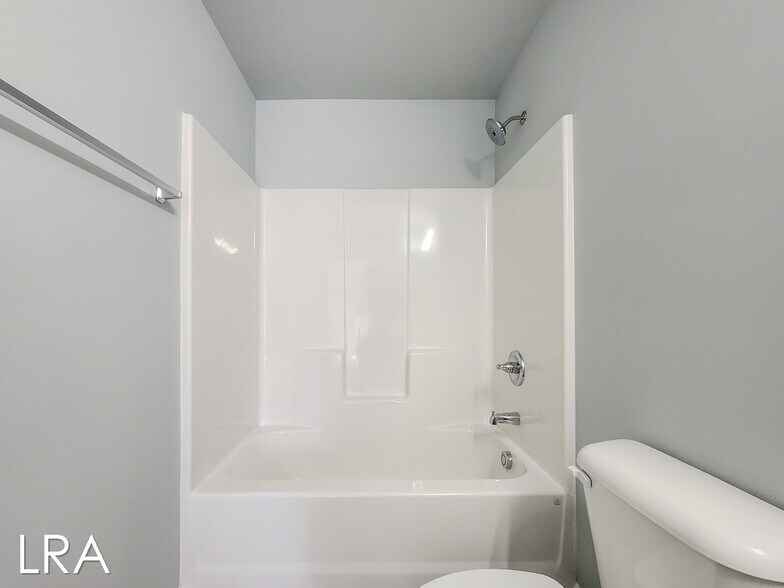 Building Photo - 185 Buckhorn Ave