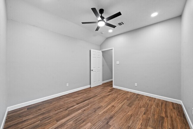 Building Photo - 3514 Ironloft Ct