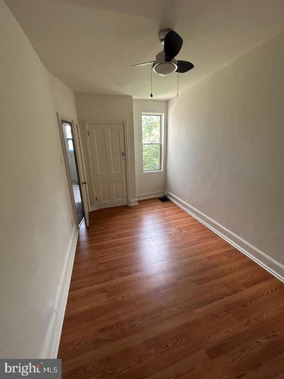 Building Photo - 2637 Latona St