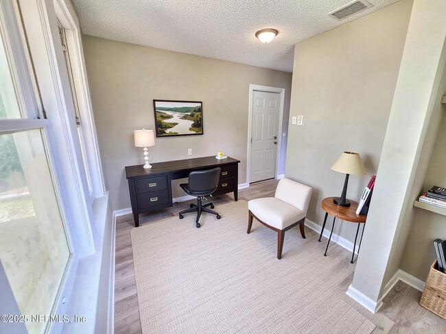 Building Photo - 213 W 24th St