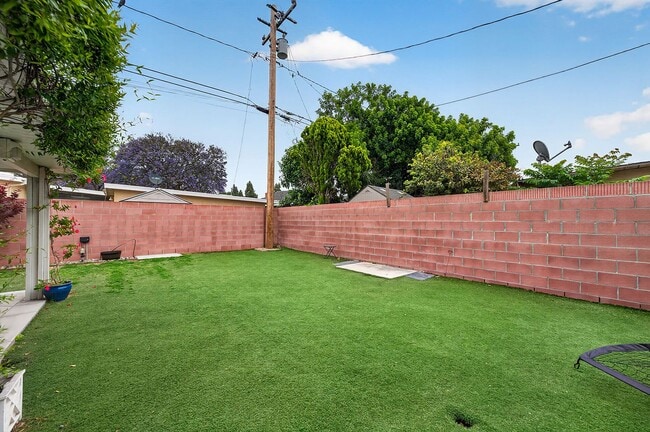 Building Photo - Beautiful 4 Bedroom Home with Smart Features, Entertainer’s Backyard & Attached Garage