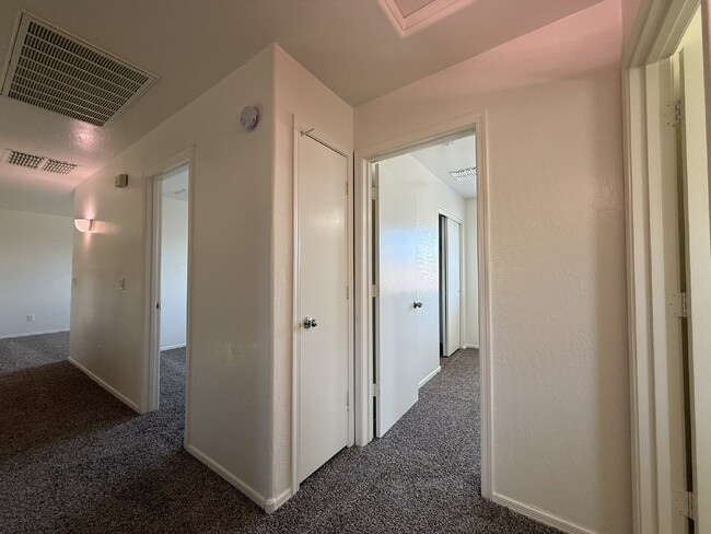 Building Photo - Updated 3-Bedroom Home with Vaulted Ceilin...