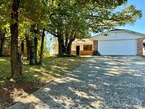 Building Photo - 1509 N Indian Meridian Rd