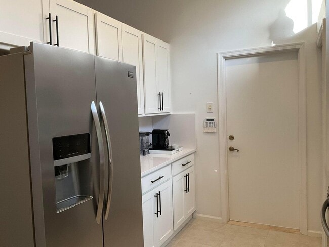Building Photo - 12402 Dogleg Dr