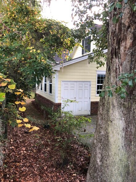 Shed - 15 Morven Ln