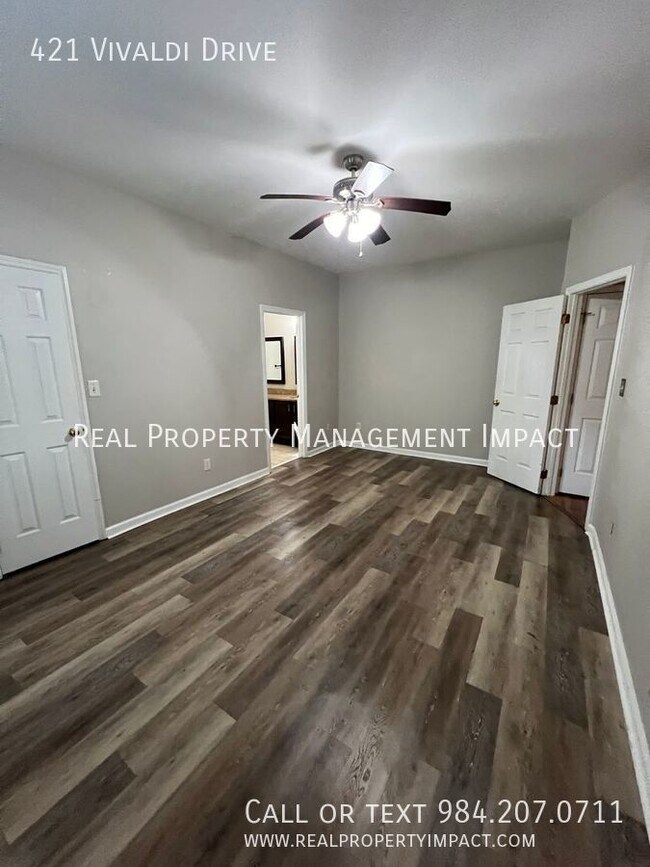 Building Photo - 421 Vivaldi Dr