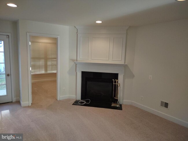 Building Photo - 2475 Terra Cotta Cir