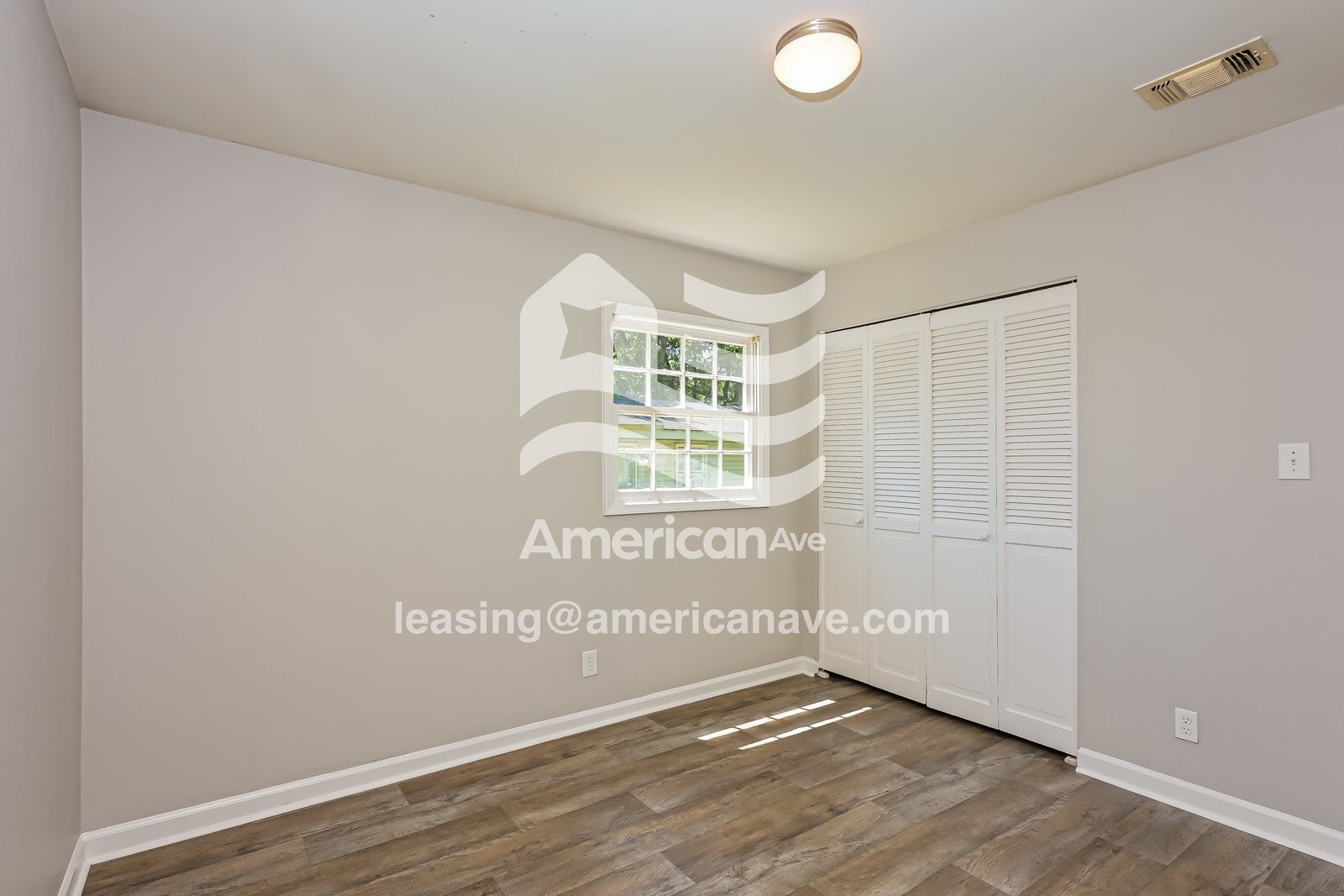 Building Photo - 4059 W Oak Dr