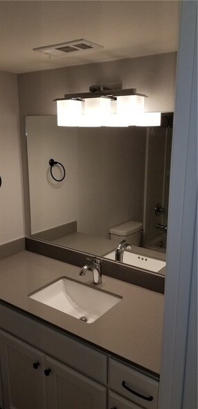 Building Photo - 662 Taylor St