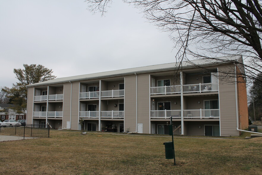 Building Photo - 807 Whitney Ave NW