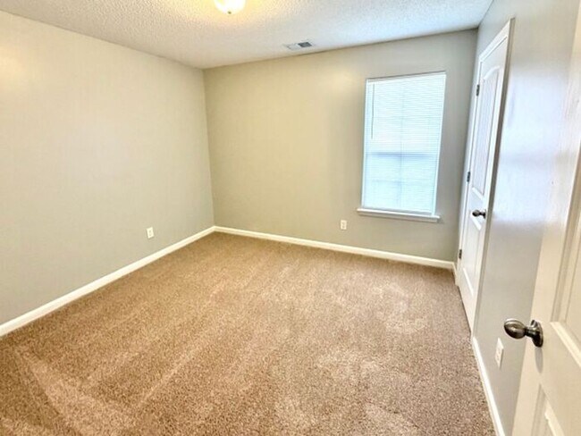 Building Photo - Southeast Memphis 3 Bedroom 2 Bath Home, 2 Car Garage and Fenced Yard