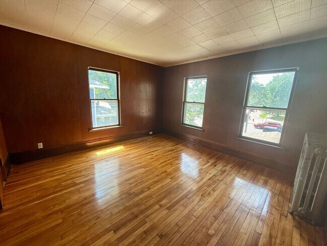 Building Photo - 1339 Grand Ave