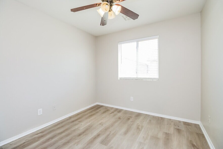 Building Photo - 4254 E Carla Vista Dr