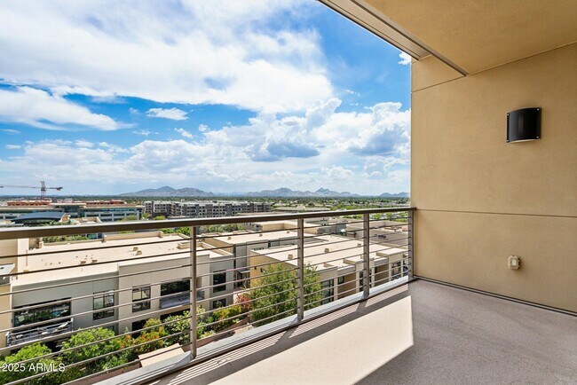 Building Photo - 15215 N Kierland Blvd