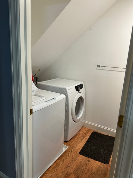 Building Photo - 9132 Joyce Ln