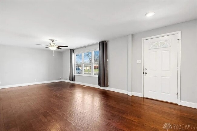 Building Photo - 5300 Saum St