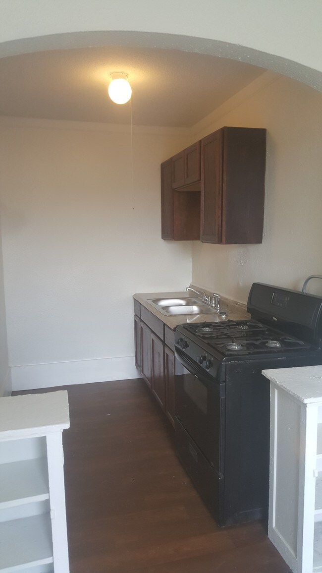 Building Photo - 7536 Dunedin St